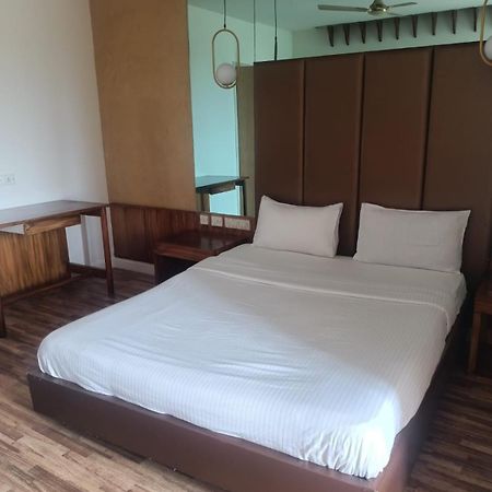Purple Inn Mysore Bagian luar foto