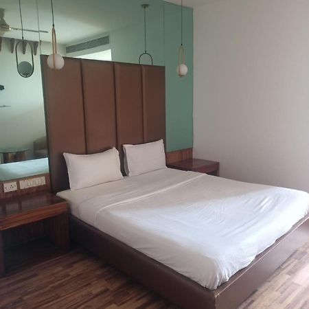 Purple Inn Mysore Bagian luar foto